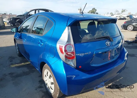 2012 Toyota Prius C Technology из США, поврежденный, VIN JTDKDTB3XC1507654